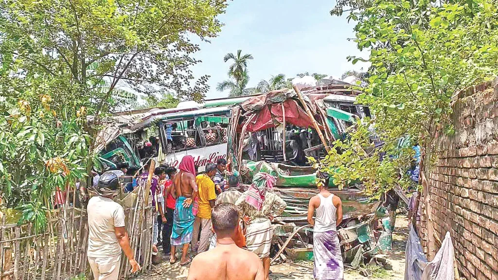 ঈদের ছুটিতে প্রাণ গেল ৭৯ জনের