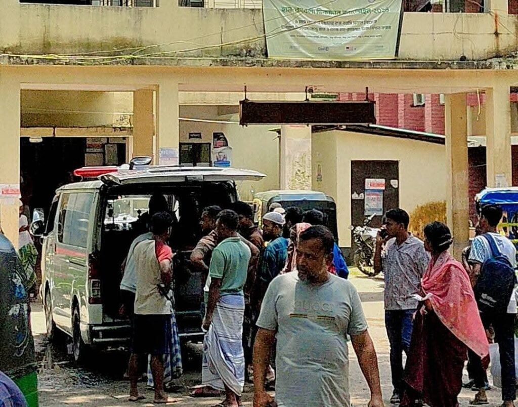 নরসিংদীতে পৃথক সড়ক দুর্ঘটনায় তিনজন নিহত