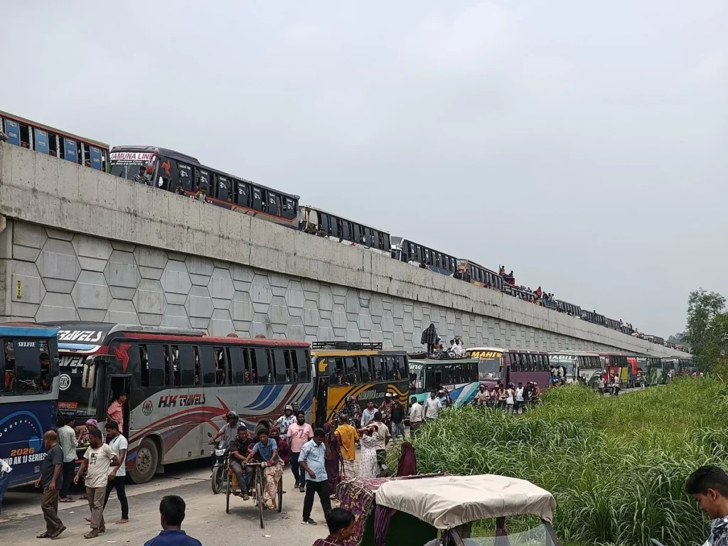 যমুনা সেতুতে গাড়ি বিকল, সিরাজগঞ্জে ৫ কিলোমিটার যানজট