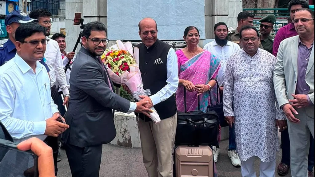সড়কপথে বাংলাদেশে এলেন ভারতের নতুন হাইকমিশনার দিনেশ ত্রিবেদী