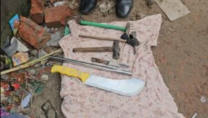 পুলিশের ছিনতাই বিরোধী অভিযানে ছিনতাইকারী গুলিবিদ্ধ, আহত ওসিসহ দুই পুলিশ সদস্য