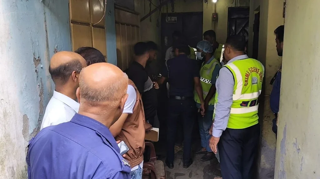ময়মনসিংহে ভাড়া বাসা থেকে যুবকের গলাকাটা লাশ উদ্ধার, মুখ খুলছেন না কেউ