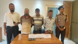 অটোরিকশা চালককে অজ্ঞান করে হত্যার ঘটনায় ছিনতাইকারী চক্রের তিন সদস্যকে গ্রেফতার করেছে ওয়ারী থানা পুলিশ