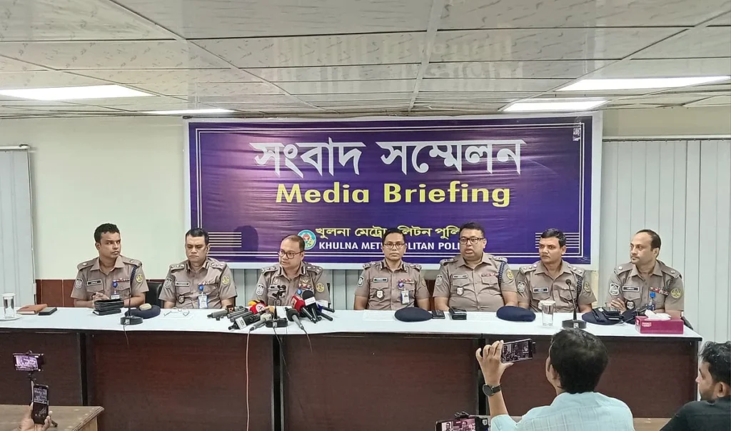 মা মারধর করেন, বাবা মোটরসাইকেলে মেয়ের লাশ সড়কে ফেলেন: পুলিশ