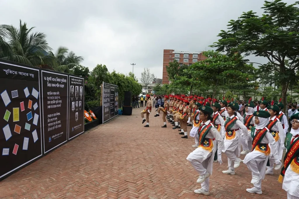‘সেদিন কোনো কারণ ছাড়াই জড়িয়ে ধরেছিল, সেই শিশুই ফিরে আসেনি’