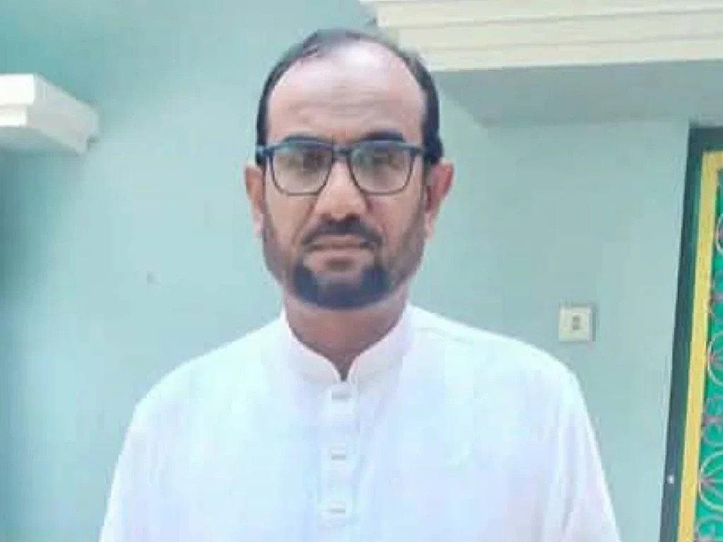 হাসপাতালে স্ত্রীকে রেখে নামাজের জন্য বের হয়েছিলেন দোকানি, মোটরসাইকেলের ধাক্কায় গেল প্রাণ