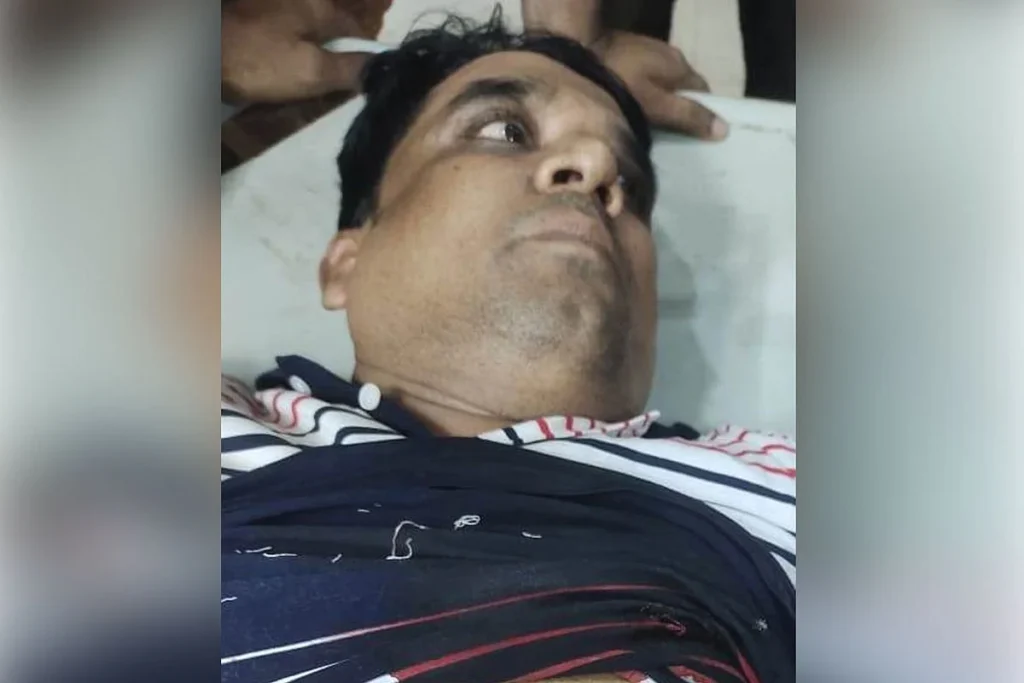 মোটরসাইকেলে এসে গুলি ছোড়ে দুর্বৃত্তরা, বিএনপি নেতার সঙ্গে থাকা দোকানি আহত